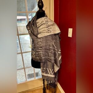 New York City Pashmina Scarf Wrap Shawl 70% Pashmina 30% Silk Big Apple